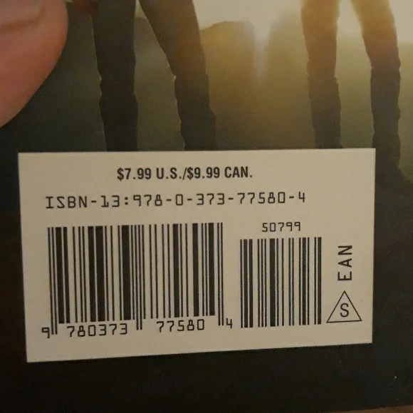 2 Linda Lael Miller Paperback Books, Creed's Honor, Ragged Rainbows - Picture 7 of 9